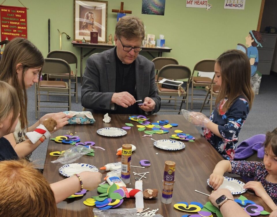 Pastor Joe Glombicki making craft with Sunday School students at Bethlehem Lutheran Church in West Dundee, IL